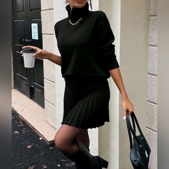 New Chic Two Piece Turtleneck Knit Sweater Pleated Short Skirt Set Black - Picture 1 of 8